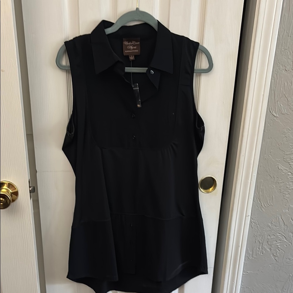 Black Sleeveless Top
